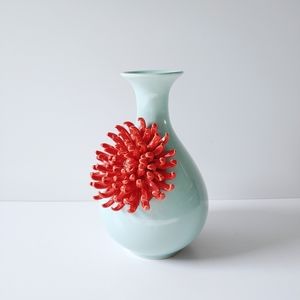 NWT Anthropologie Curvy 3D Chrysanthemum Vase